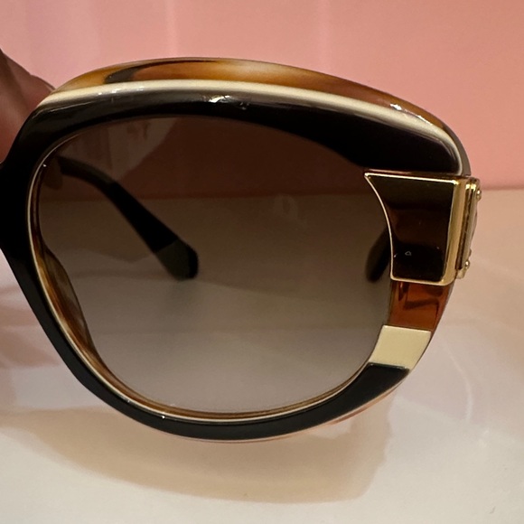 AUTHENTIC Louis Vuitton Marble Wood Black and Gold...